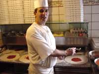 hier kocht der Chef persnlich: Steinofen-Pizza von Sebastiano